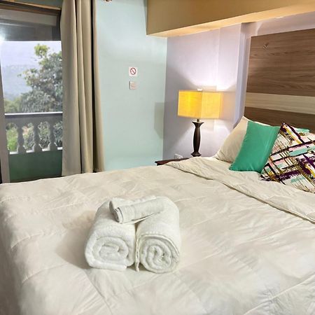 Matthew'S Miracle View Bed & Breakfast Roseau Bagian luar foto