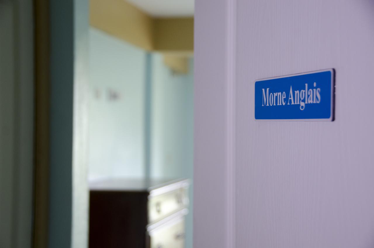 Matthew'S Miracle View Bed & Breakfast Roseau Bagian luar foto